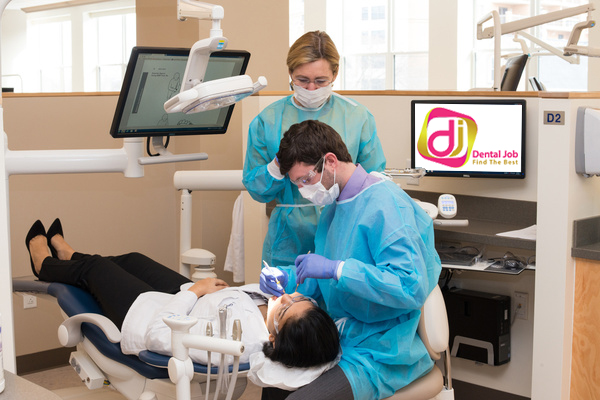 هنگام استخدام تکنسین دندانپزشکی باید به چه نکاتی توجه کنیم؟